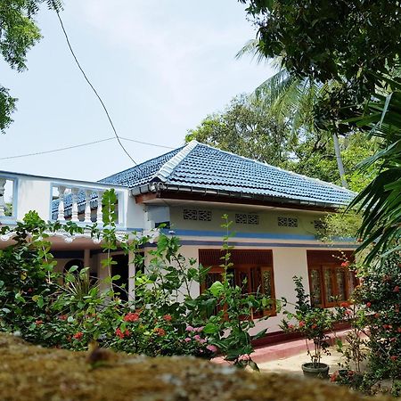 Sea Rest breeze Hotel Trincomalee Exterior foto