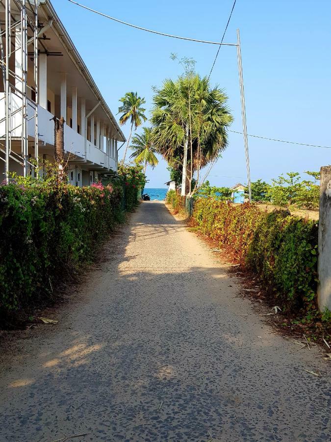 Sea Rest breeze Hotel Trincomalee Exterior foto