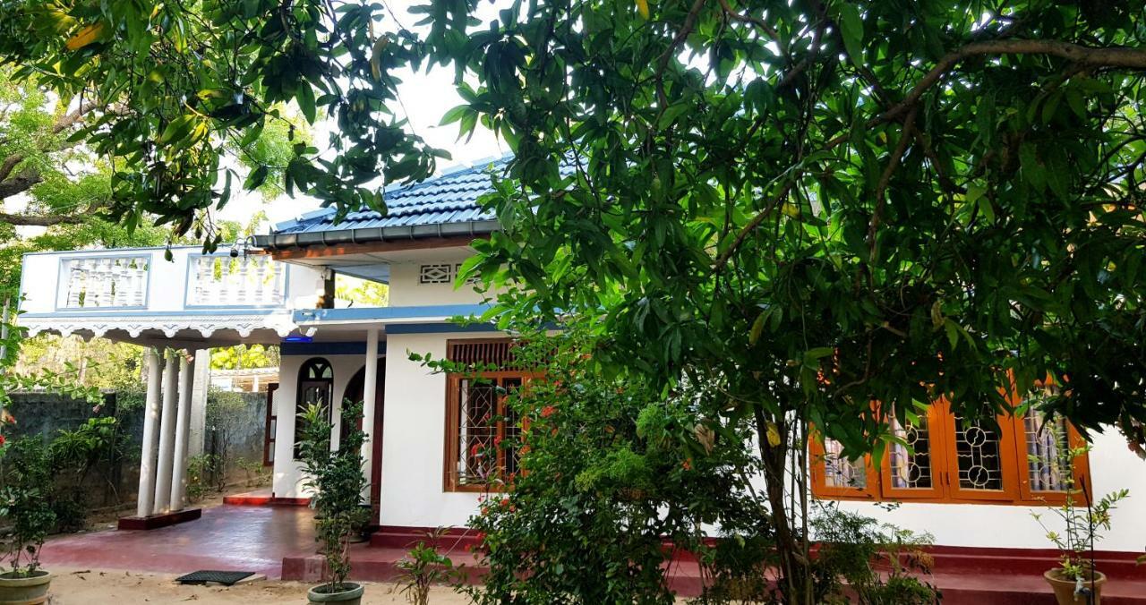Sea Rest breeze Hotel Trincomalee Exterior foto